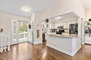 4931 Carriage Dr, Gurnee, IL 60031 - Photo 10