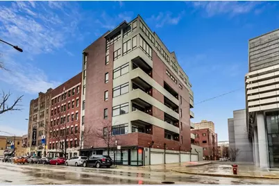 834 W Montrose Avenue #403, Chicago, IL 60613 - Photo 1