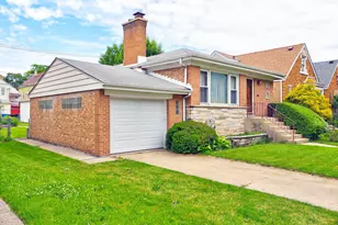 5716 W Gunnison St, Chicago, IL 60630 - Photo 2