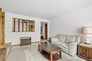 5716 W Gunnison St, Chicago, IL 60630 - Photo 6