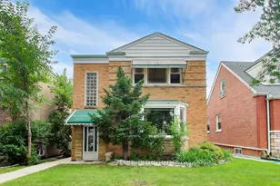 6025 N Sacramento Ave, Chicago, IL 60659 - Photo 1