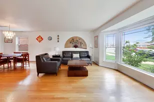 6025 N Sacramento Ave, Chicago, IL 60659 - Photo 4