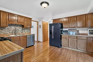 6835 177th St, Tinley Park, IL 60477 - Photo 2