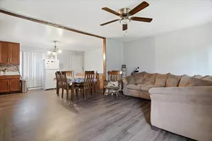 2042 Gideon Ave, Zion, IL 60099 - Photo 4
