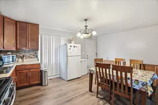 2042 Gideon Ave, Zion, IL 60099 - Photo 6