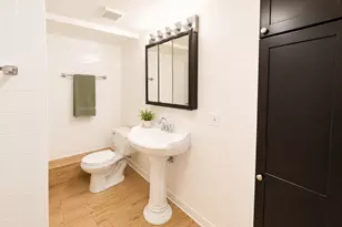 1535 W Addison St, Chicago, IL 60613 - Photo 12