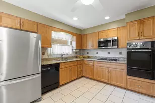 9306 Lavergne Ave, Skokie, IL 60077 - Photo 6