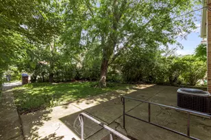 9306 Lavergne Ave, Skokie, IL 60077 - Photo 32
