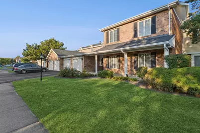 7235 Willow Way Lane #B, Willowbrook, IL 60527 - Photo 1