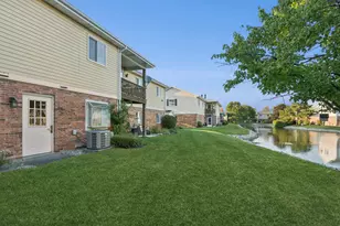 7235 Willow Way Ln, Willowbrook, IL 60527 - Photo 20
