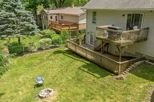 1820 W Oakleaf Dr, McHenry, IL 60051 - Photo 4
