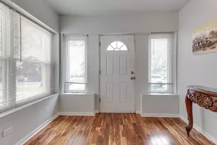 4716 W Hutchinson St, Chicago, IL 60641 - Photo 2