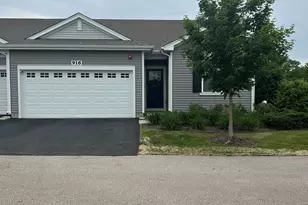 916 Darwin St, North Aurora, IL 60542 - Photo 1