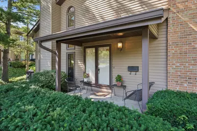 1432 Picadilly Circle, Mount Prospect, IL 60056 - Photo 2