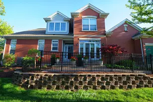 29 Lakebreeze Ct, Lake Zurich, IL 60047 - Photo 1