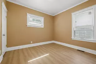7545 S Ridgeland Ave, Chicago, IL 60649 - Photo 16