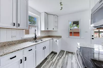 5718 N Parkside Avenue, Chicago, IL 60646 - Photo 12