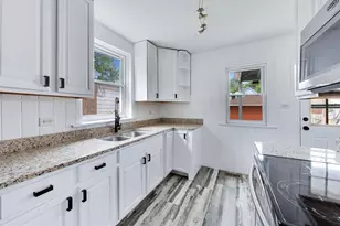 5718 N Parkside Ave, Chicago, IL 60646 - Photo 12
