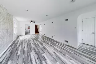 5718 N Parkside Ave, Chicago, IL 60646 - Photo 4