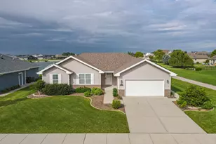 542 Peacock Pl, Manteno, IL 60950 - Photo 2