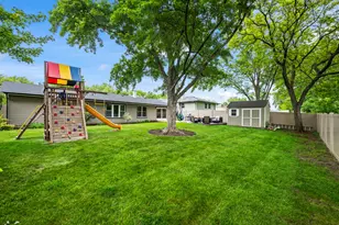 1005 W Firestone Dr, Hoffman Estates, IL 60192 - Photo 30