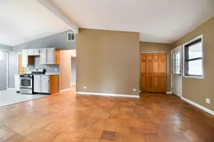 2204 W Central Rd, Rolling Meadows, IL 60008 - Photo 4