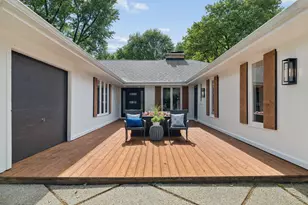 11S506 Whittington Ln, Naperville, IL 60564 - Photo 2