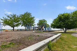 7033 N Sheridan Rd, Chicago, IL 60626 - Photo 16
