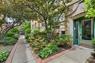 7033 N Sheridan Rd, Chicago, IL 60626 - Photo 2