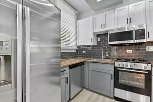 7033 N Sheridan Rd, Chicago, IL 60626 - Photo 6