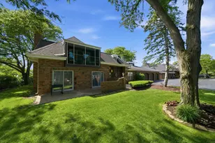 12642 S London Ln, Palos Heights, IL 60463 - Photo 2