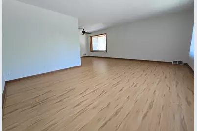 1301 N Harlem Avenue #10, Oak Park, IL 60302 - Photo 2