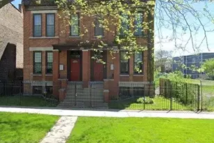 4321 S Ellis Ave, Chicago, IL 60653 - Photo 1