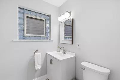 1327 W Barry Street, Chicago, IL 60657 - Photo 10