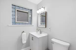 1327 W Barry St, Chicago, IL 60657 - Photo 10