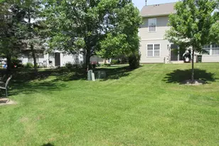 1225 N Village Dr, Round Lake Beach, IL 60073 - Photo 4