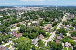 5710 W Hawthorne Ave, Berkeley, IL 60163 - Photo 24