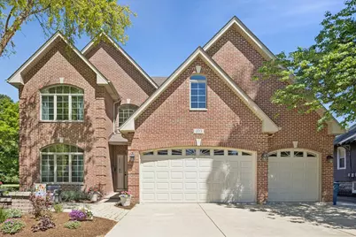 403 S Fairview Avenue, Elmhurst, IL 60126 - Photo 2