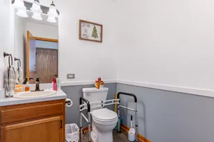 604 Silver Creek Dr, Joliet, IL 60431 - Photo 14