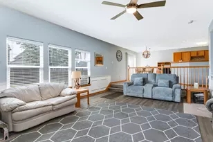 604 Silver Creek Dr, Joliet, IL 60431 - Photo 6