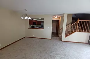 661 Lincoln Station Dr, Oswego, IL 60543 - Photo 6
