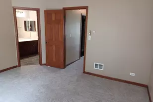 661 Lincoln Station Dr, Oswego, IL 60543 - Photo 12