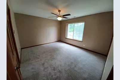 661 Lincoln Station Drive, Oswego, IL 60543 - Photo 14