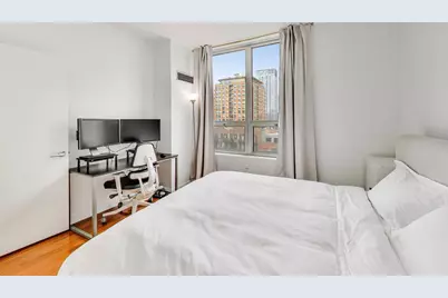 421 W Huron Street #1006, Chicago, IL 60654 - Photo 10