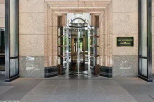132 E Delaware Pl, Chicago, IL 60611 - Photo 2