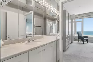 132 E Delaware Pl, Chicago, IL 60611 - Photo 26