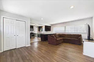 52 S Midland Ave, Mundelein, IL 60060 - Photo 8