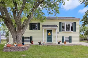 121 Seton Pl, Streamwood, IL 60107 - Photo 2