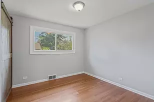 1215 W Roosevelt Rd, Wheaton, IL 60187 - Photo 10