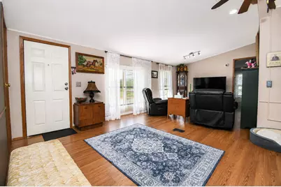 38703 N Sheridan Road #164, Beach Park, IL 60099 - Photo 2